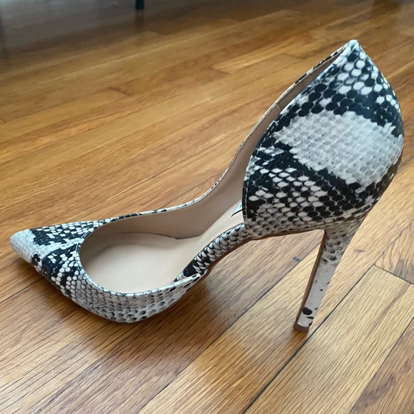 Snakeskin pumps 🐍✨ - Picture 3 of 4